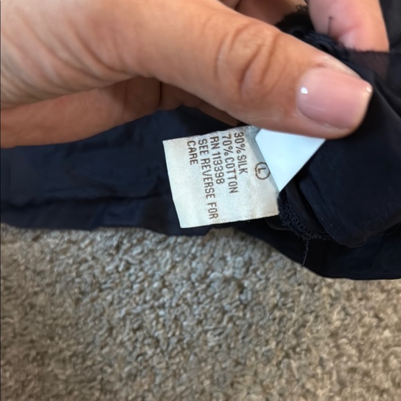 Ethan Allen Blue and White Lace Sleeveless Blouse - Picture 4 of 8